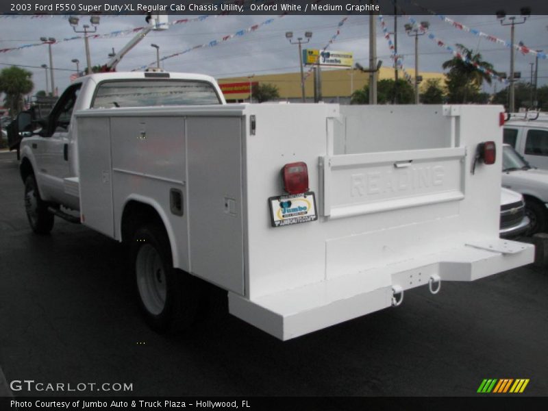 Oxford White / Medium Graphite 2003 Ford F550 Super Duty XL Regular Cab Chassis Utility