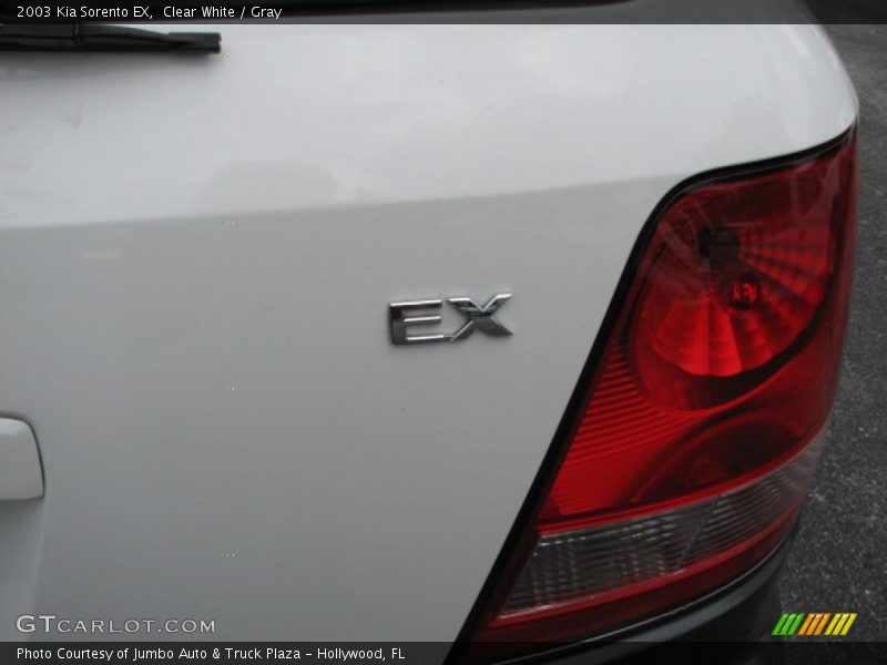 Clear White / Gray 2003 Kia Sorento EX