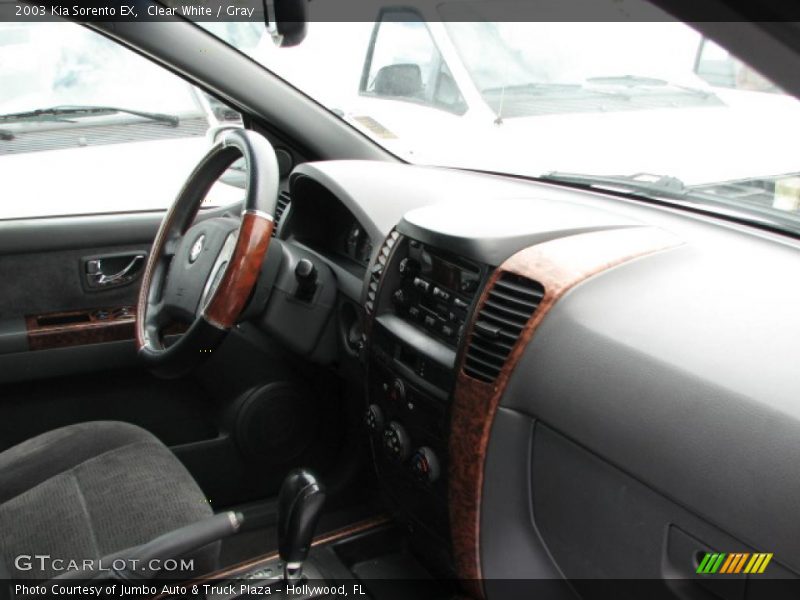 Clear White / Gray 2003 Kia Sorento EX