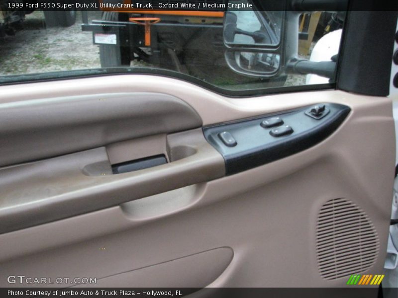 Door Panel of 1999 F550 Super Duty XL Utility Crane Truck