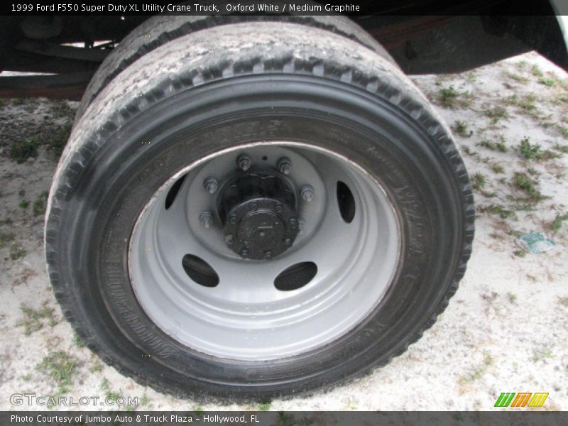  1999 F550 Super Duty XL Utility Crane Truck Wheel