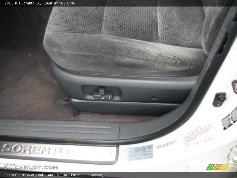 Clear White / Gray 2003 Kia Sorento EX