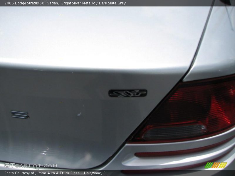Bright Silver Metallic / Dark Slate Grey 2006 Dodge Stratus SXT Sedan