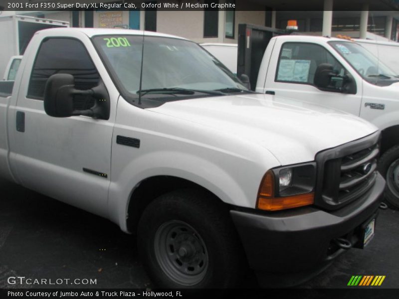 Oxford White / Medium Graphite 2001 Ford F350 Super Duty XL Regular Cab