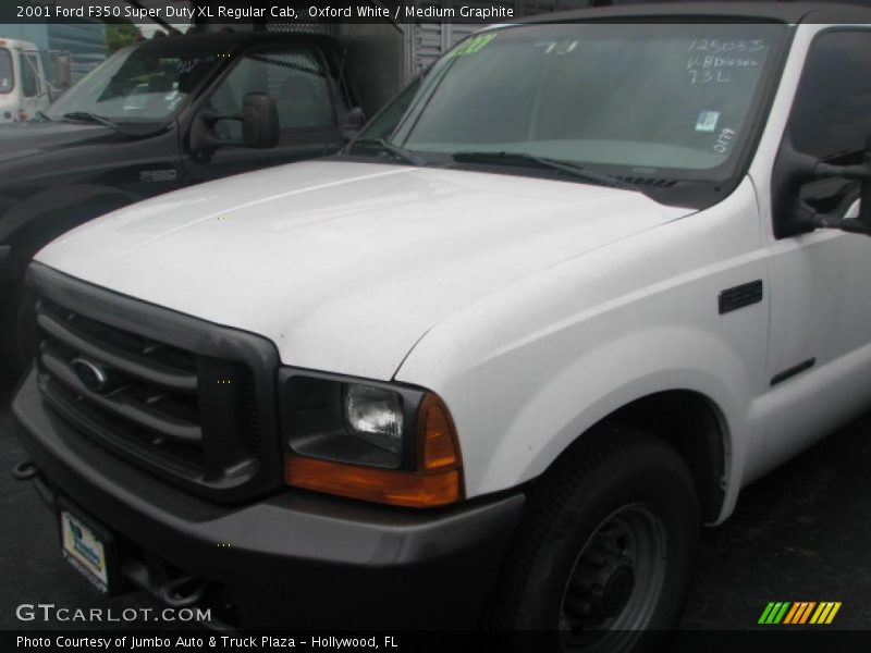 Oxford White / Medium Graphite 2001 Ford F350 Super Duty XL Regular Cab