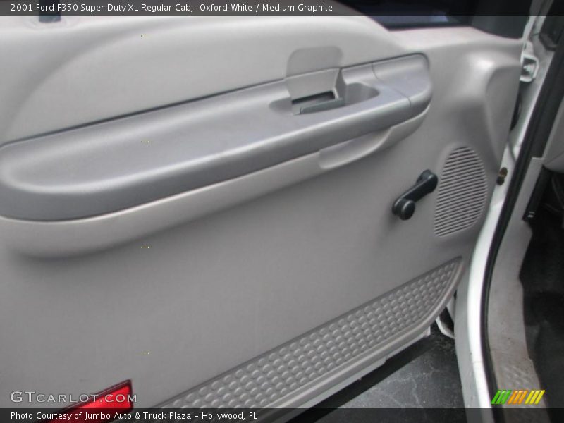 Oxford White / Medium Graphite 2001 Ford F350 Super Duty XL Regular Cab