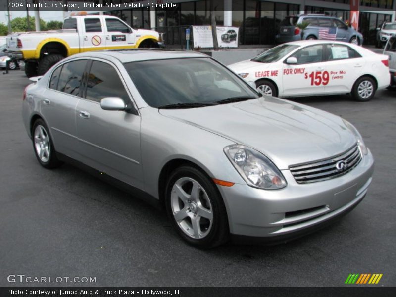 Front 3/4 View of 2004 G 35 Sedan