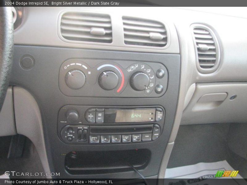 Bright Silver Metallic / Dark Slate Gray 2004 Dodge Intrepid SE