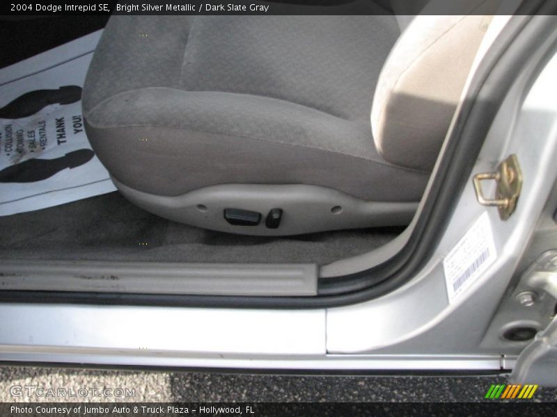 Bright Silver Metallic / Dark Slate Gray 2004 Dodge Intrepid SE