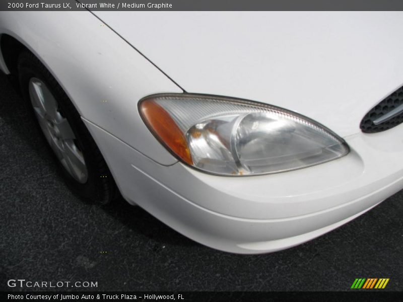 Vibrant White / Medium Graphite 2000 Ford Taurus LX