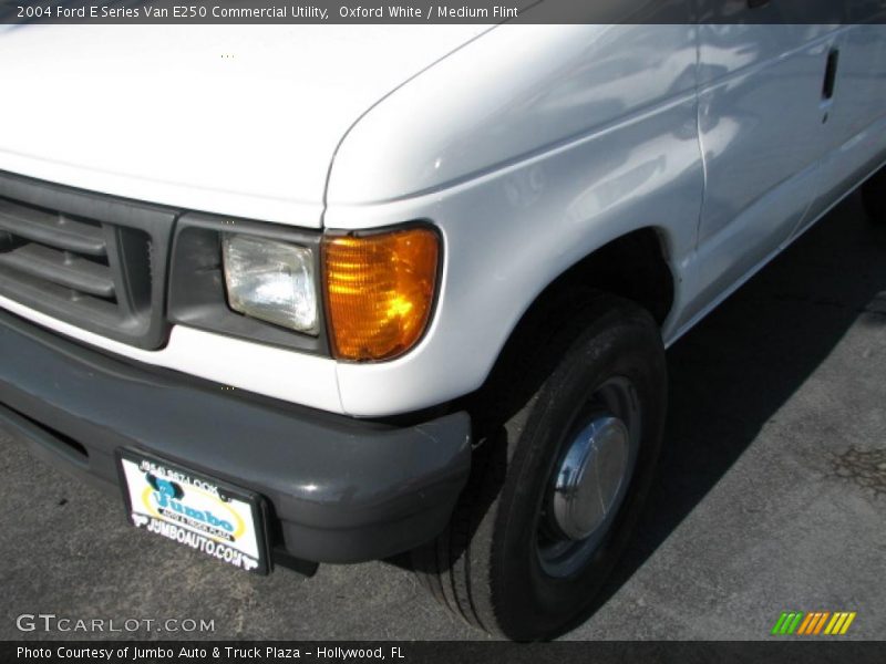 Oxford White / Medium Flint 2004 Ford E Series Van E250 Commercial Utility