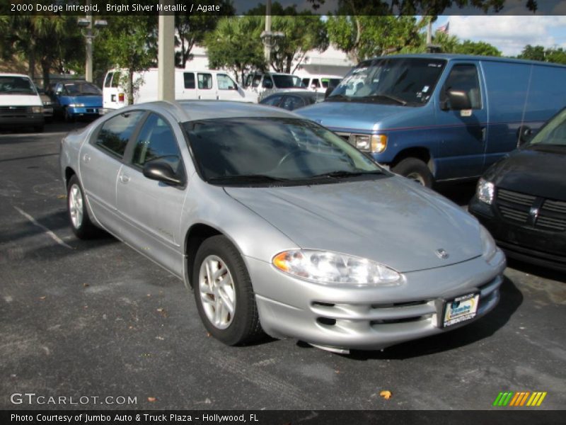 Front 3/4 View of 2000 Intrepid 