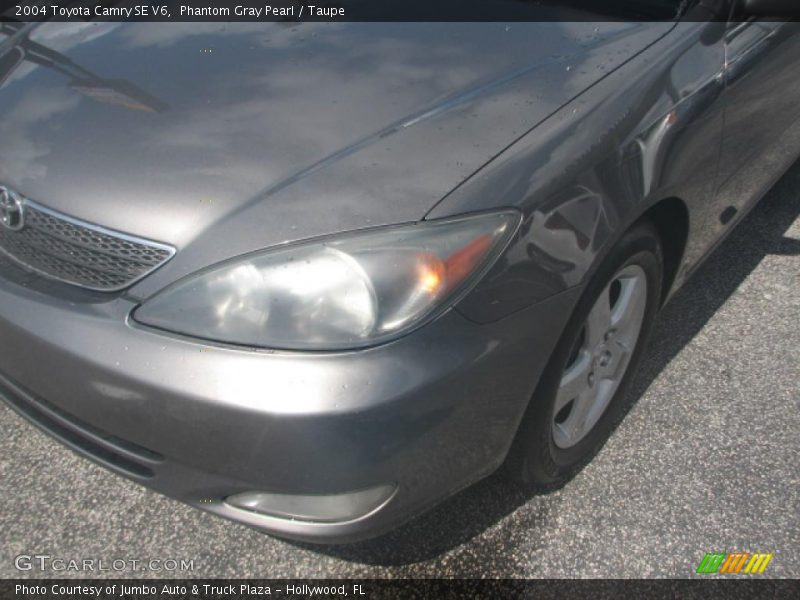 Phantom Gray Pearl / Taupe 2004 Toyota Camry SE V6