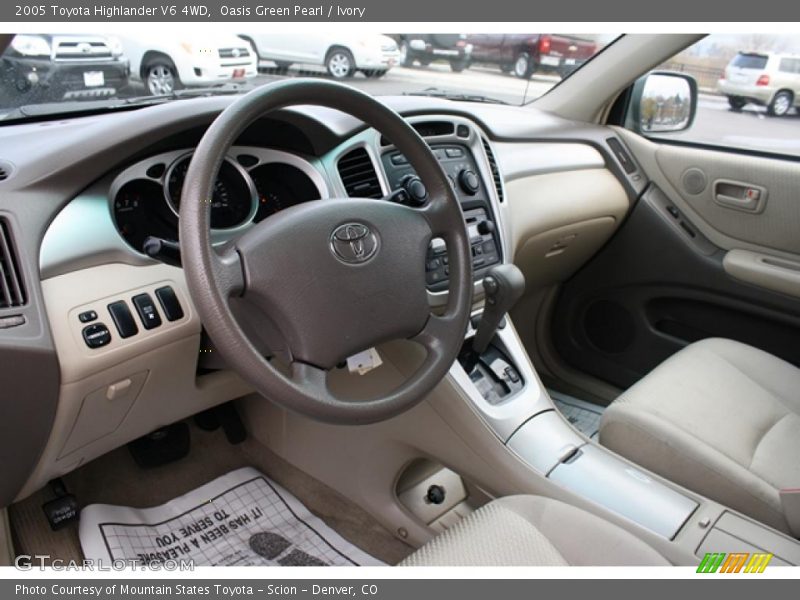 Oasis Green Pearl / Ivory 2005 Toyota Highlander V6 4WD