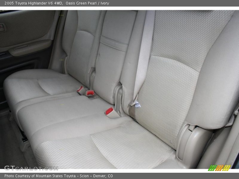 Oasis Green Pearl / Ivory 2005 Toyota Highlander V6 4WD