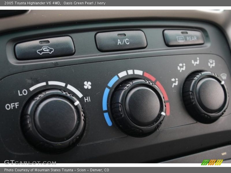 Oasis Green Pearl / Ivory 2005 Toyota Highlander V6 4WD