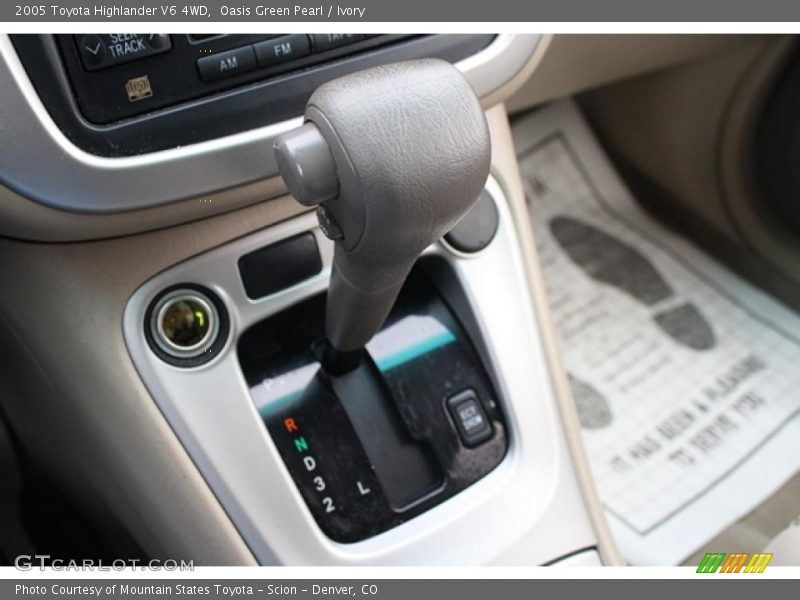 Oasis Green Pearl / Ivory 2005 Toyota Highlander V6 4WD
