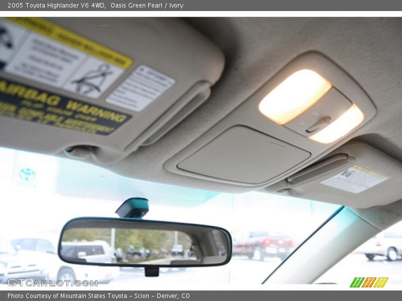 Oasis Green Pearl / Ivory 2005 Toyota Highlander V6 4WD