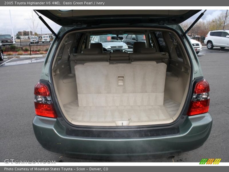 Oasis Green Pearl / Ivory 2005 Toyota Highlander V6 4WD