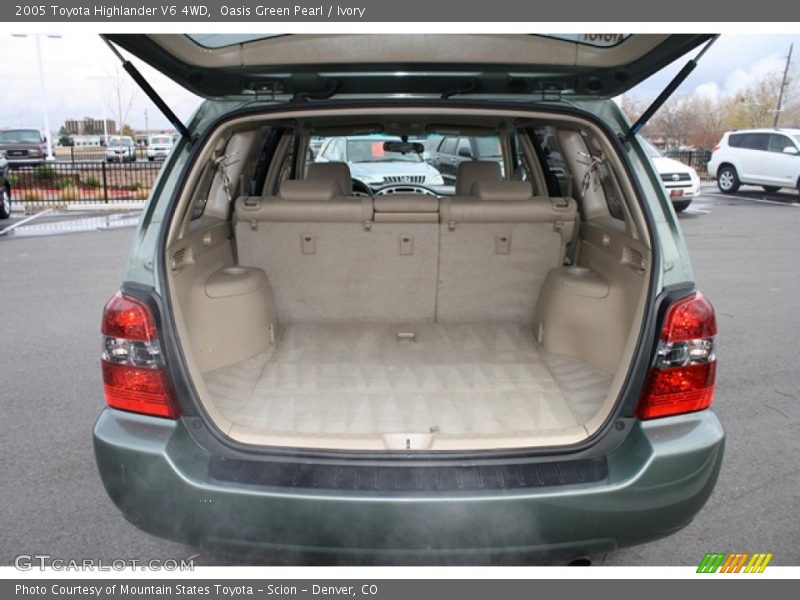 Oasis Green Pearl / Ivory 2005 Toyota Highlander V6 4WD