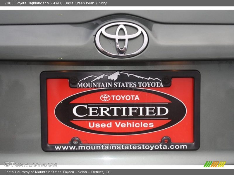 Oasis Green Pearl / Ivory 2005 Toyota Highlander V6 4WD