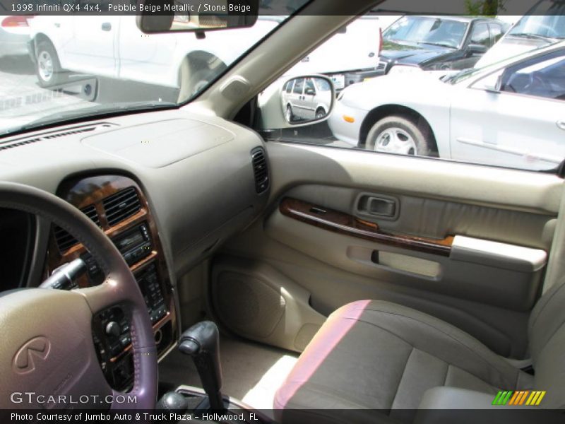 Pebble Beige Metallic / Stone Beige 1998 Infiniti QX4 4x4