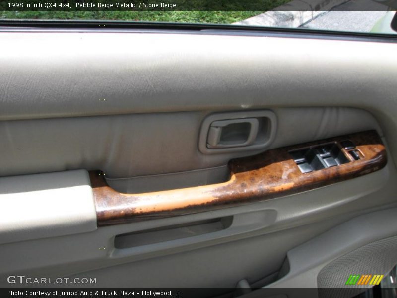 Pebble Beige Metallic / Stone Beige 1998 Infiniti QX4 4x4