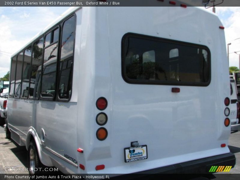 Oxford White / Blue 2002 Ford E Series Van E450 Passenger Bus