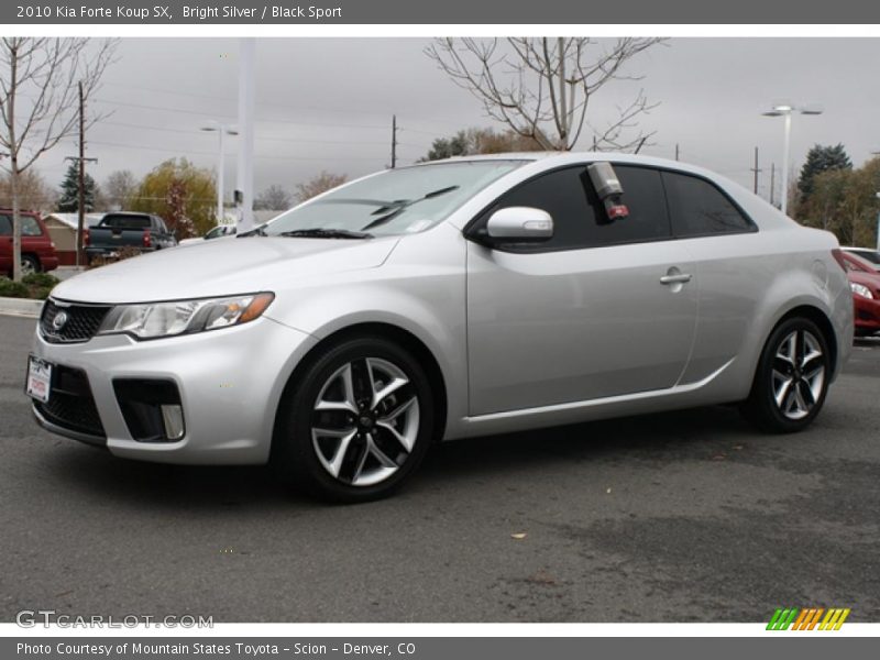 Front 3/4 View of 2010 Forte Koup SX