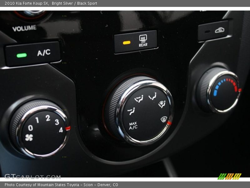 Bright Silver / Black Sport 2010 Kia Forte Koup SX