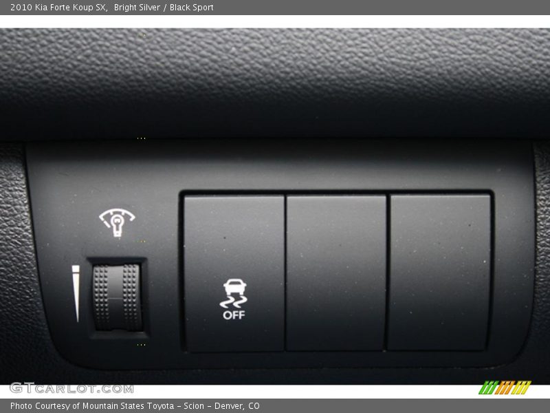 Bright Silver / Black Sport 2010 Kia Forte Koup SX