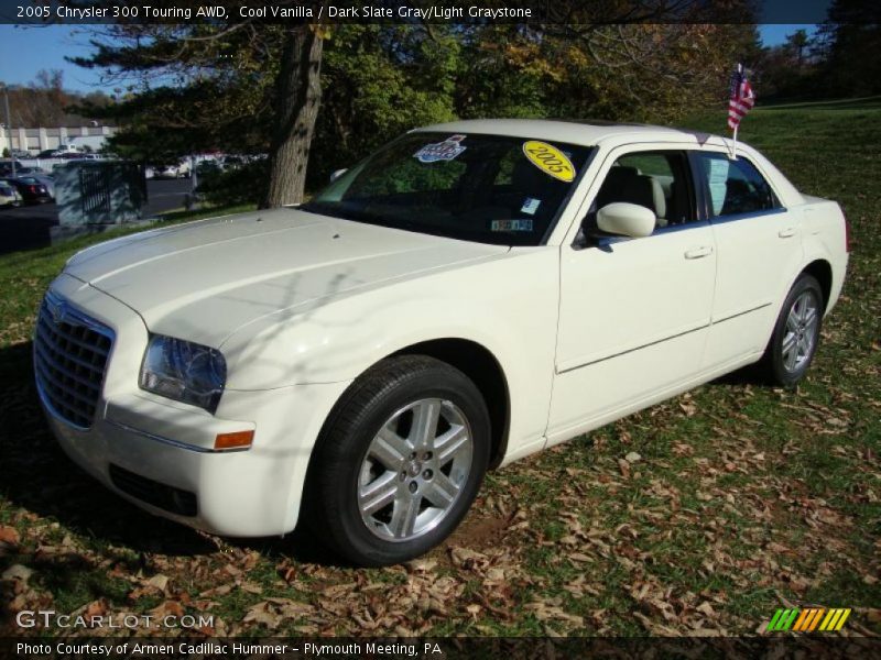 Cool Vanilla / Dark Slate Gray/Light Graystone 2005 Chrysler 300 Touring AWD