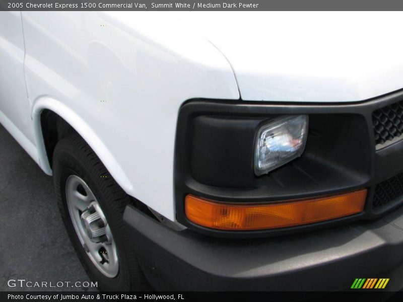 Summit White / Medium Dark Pewter 2005 Chevrolet Express 1500 Commercial Van