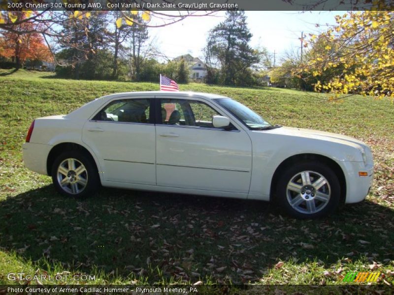 Cool Vanilla / Dark Slate Gray/Light Graystone 2005 Chrysler 300 Touring AWD