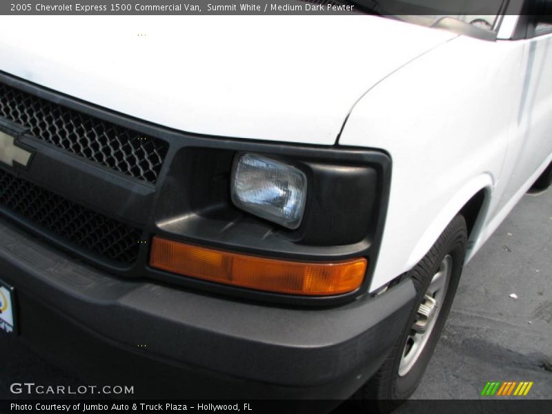 Summit White / Medium Dark Pewter 2005 Chevrolet Express 1500 Commercial Van