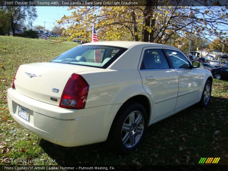 Cool Vanilla / Dark Slate Gray/Light Graystone 2005 Chrysler 300 Touring AWD