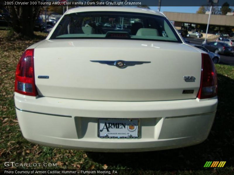 Cool Vanilla / Dark Slate Gray/Light Graystone 2005 Chrysler 300 Touring AWD