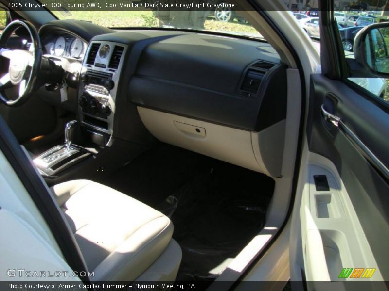 Cool Vanilla / Dark Slate Gray/Light Graystone 2005 Chrysler 300 Touring AWD
