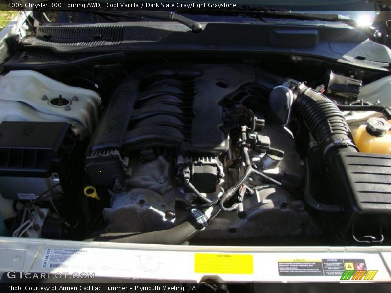 Cool Vanilla / Dark Slate Gray/Light Graystone 2005 Chrysler 300 Touring AWD