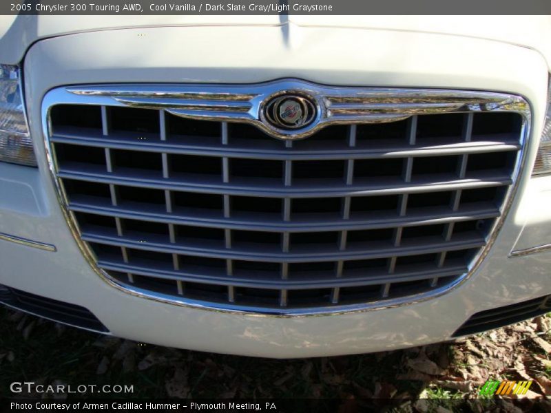 Cool Vanilla / Dark Slate Gray/Light Graystone 2005 Chrysler 300 Touring AWD