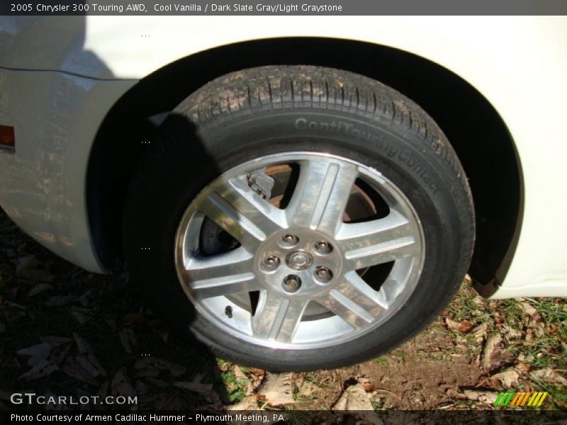 Cool Vanilla / Dark Slate Gray/Light Graystone 2005 Chrysler 300 Touring AWD