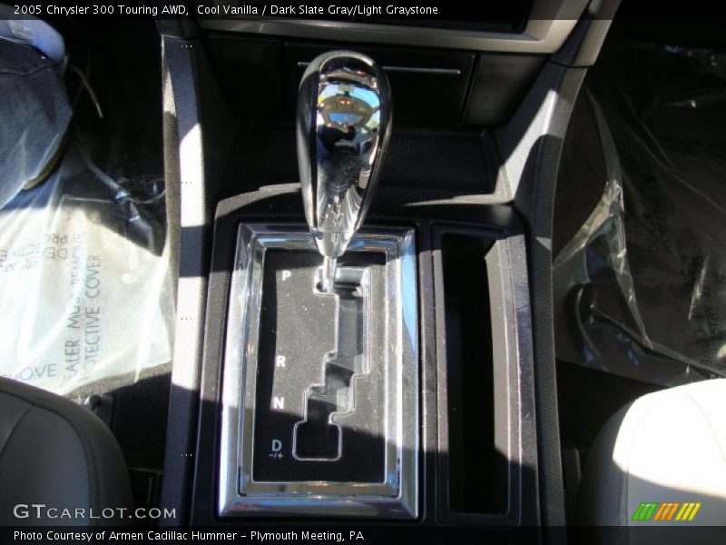 Cool Vanilla / Dark Slate Gray/Light Graystone 2005 Chrysler 300 Touring AWD