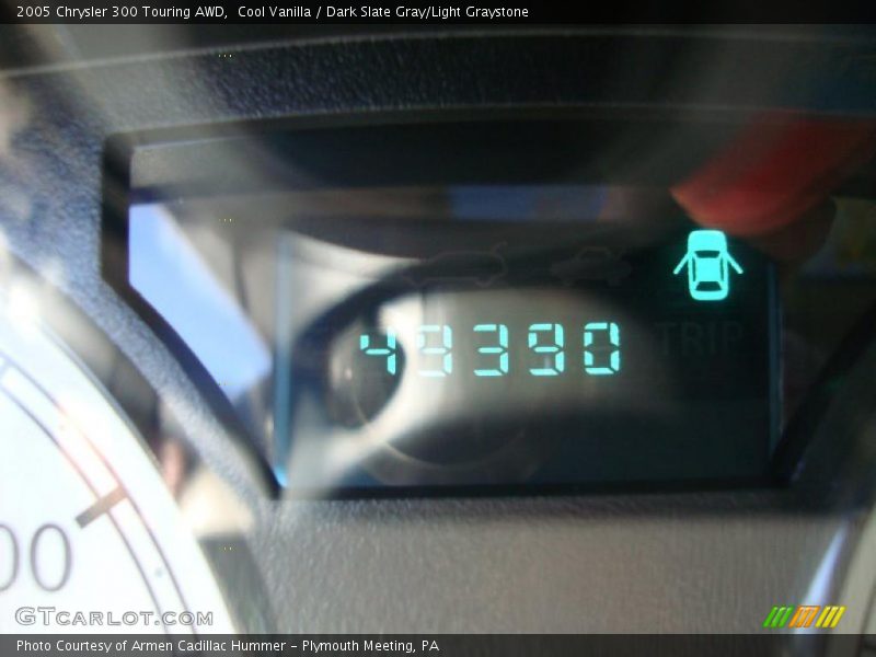 Cool Vanilla / Dark Slate Gray/Light Graystone 2005 Chrysler 300 Touring AWD