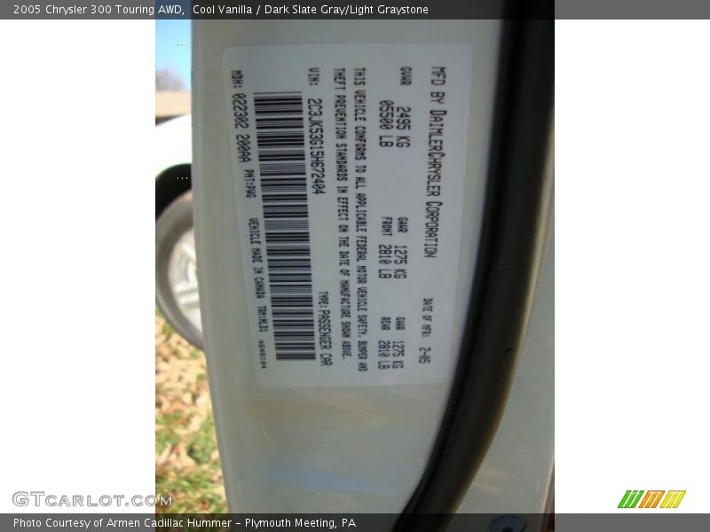 Cool Vanilla / Dark Slate Gray/Light Graystone 2005 Chrysler 300 Touring AWD