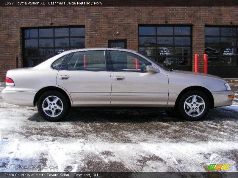 Cashmere Beige Metallic / Ivory 1997 Toyota Avalon XL