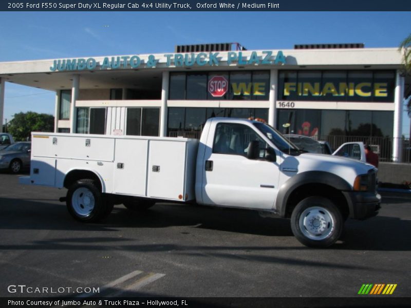 Oxford White / Medium Flint 2005 Ford F550 Super Duty XL Regular Cab 4x4 Utility Truck