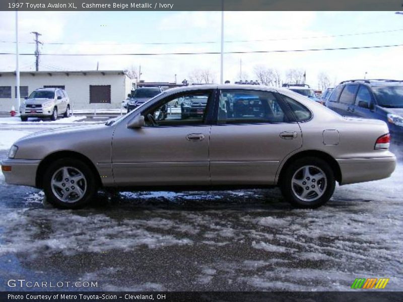 Cashmere Beige Metallic / Ivory 1997 Toyota Avalon XL