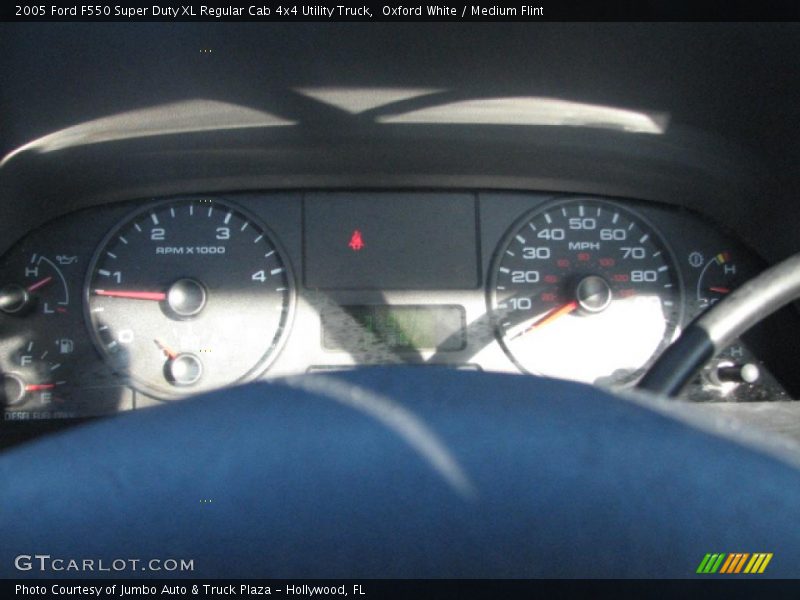 Oxford White / Medium Flint 2005 Ford F550 Super Duty XL Regular Cab 4x4 Utility Truck