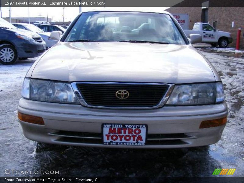 Cashmere Beige Metallic / Ivory 1997 Toyota Avalon XL