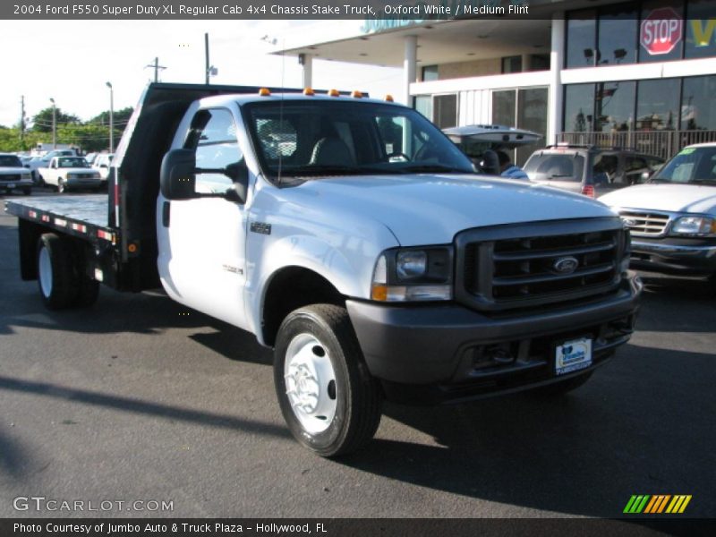Oxford White / Medium Flint 2004 Ford F550 Super Duty XL Regular Cab 4x4 Chassis Stake Truck